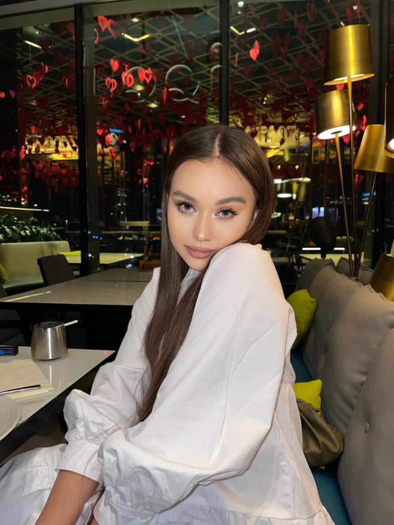 Эскорт модель Лина в Москве