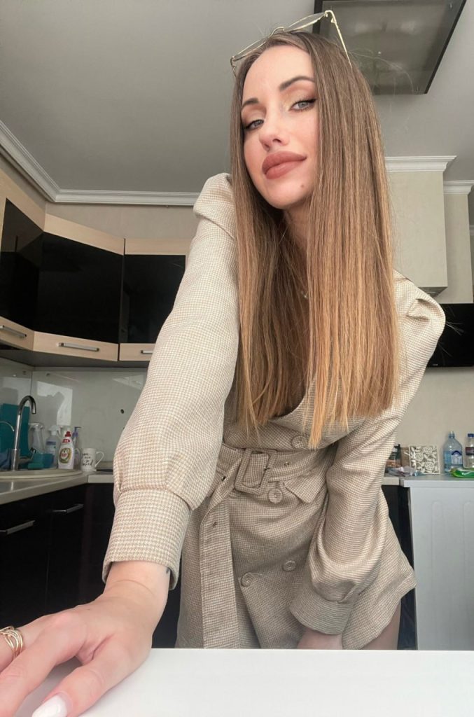 Эскортница Анна