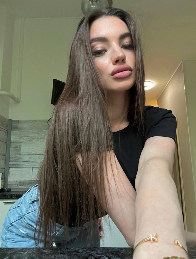 Эскорт модель Кристель