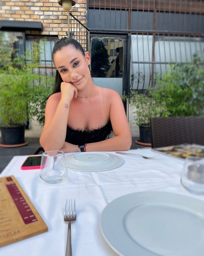 Эскорт модель Анна в Москве