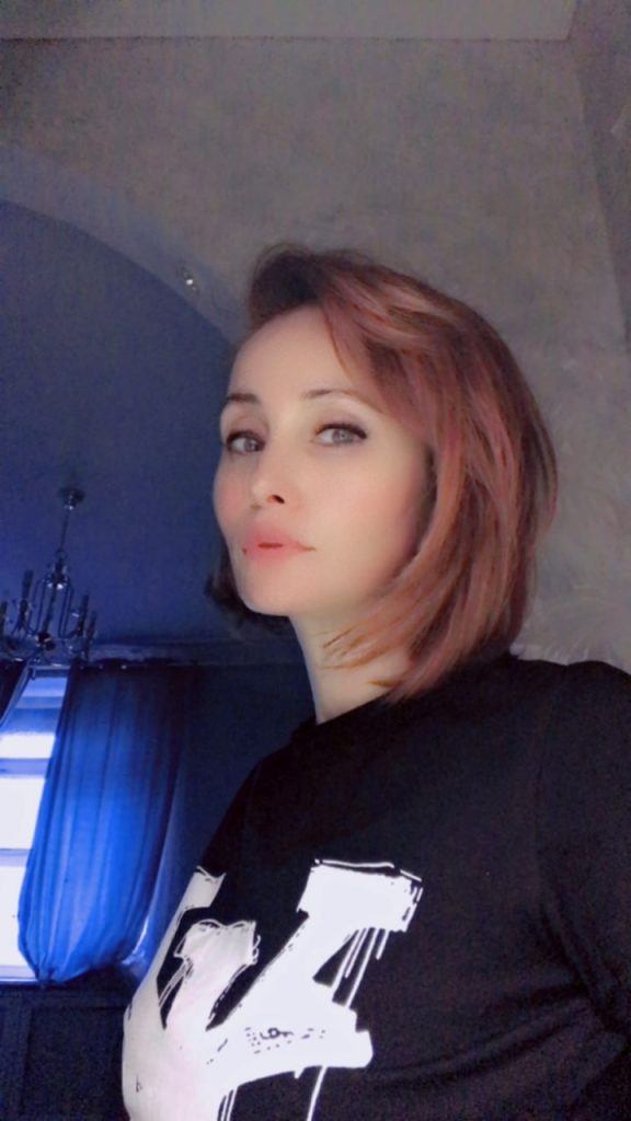 Эскортница Рина в Москве