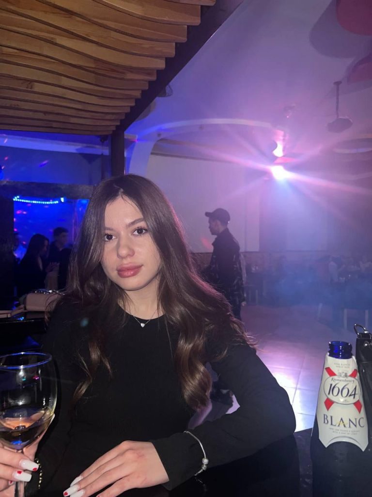 Эскорт модель Ксения в Москве