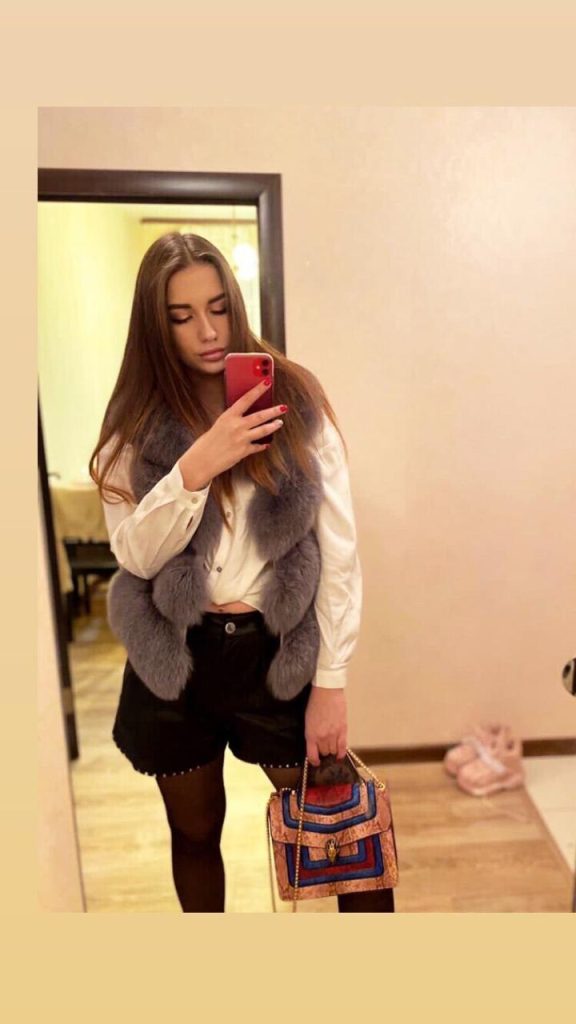 Эскортница Саша