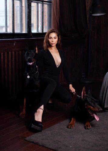 Эскортница Колибри