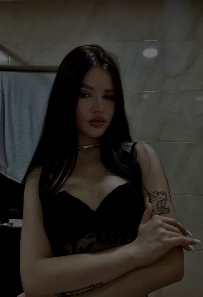 Эскортница Агния