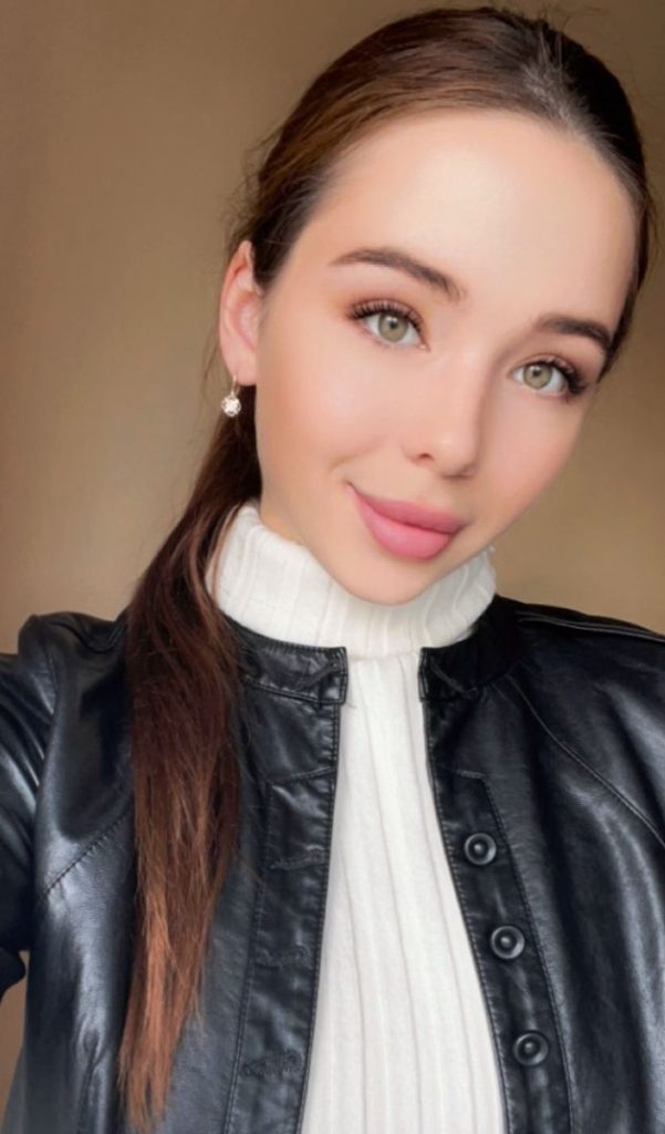 ВИП модель Холли